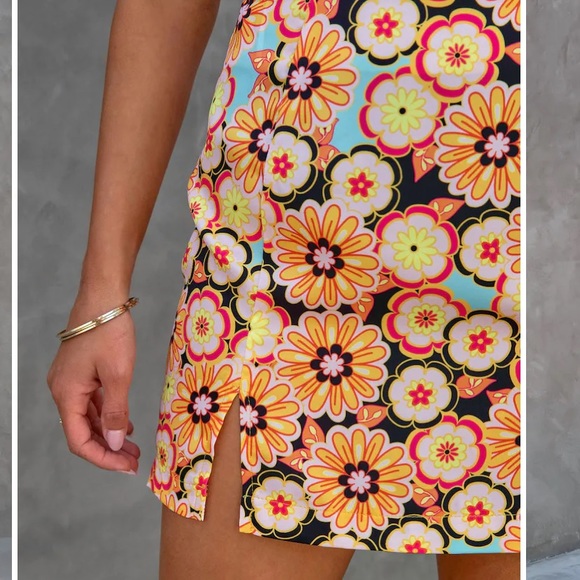 NWOT M Dee Elly Foxy Lady floral slit mini skirt Vici groovy - Picture 2 of 6